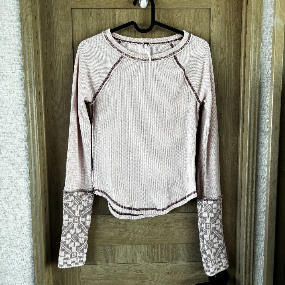 Free People She's Reversible Cuff Thermal Top Dreamt Kiss Size S Skiing Chalet